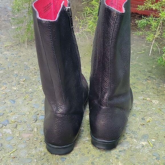 Born Black Leather Women's Boots Size 7.5 - Picture 6 of 15
